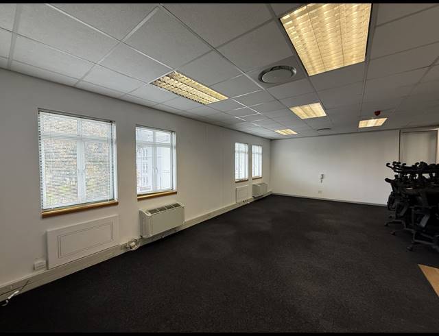 74M² OFFICE TO LET IN CONSTANTIA